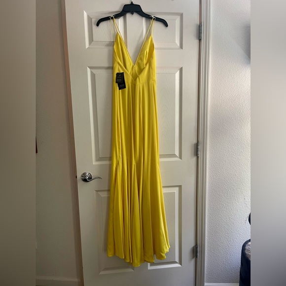 NWT Aidan by Aidan Mattox V-Neck Mermaid Gown - Picture 6 of 8